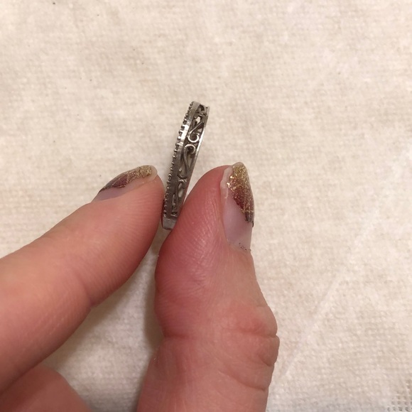 Has all diamonds. Silver. No chain. - Picture 5 of 6